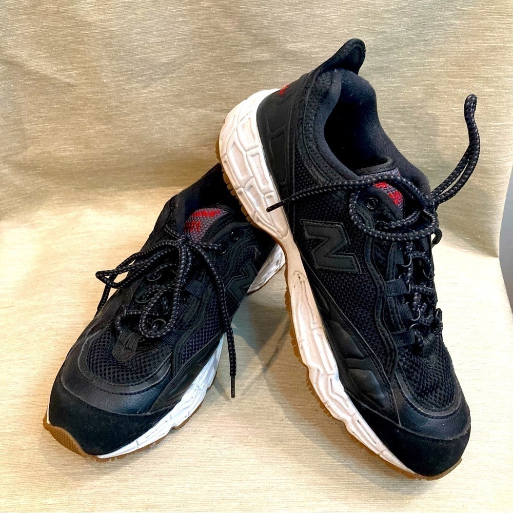 NEW BALANCE 801 Sz 10D All Terrain Abzorb Sole Lace Up Sneakers